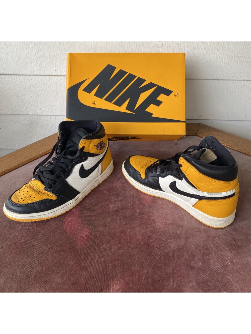 Air Jordan 1 Retro High OG Taxi White Yellow Sneakers 555088-711 Men's Sz 9